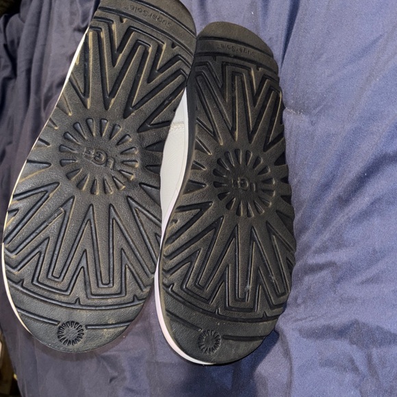 UGG White Leather Boots with Black Soles - Picture 4 of 13